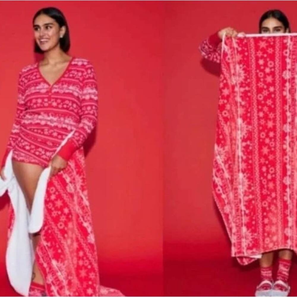 Victoria's Secret Plush Fleece Sherpa Blanket - OS